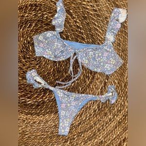 Frankie’s bikini SET. Extra large top and medium bottom.